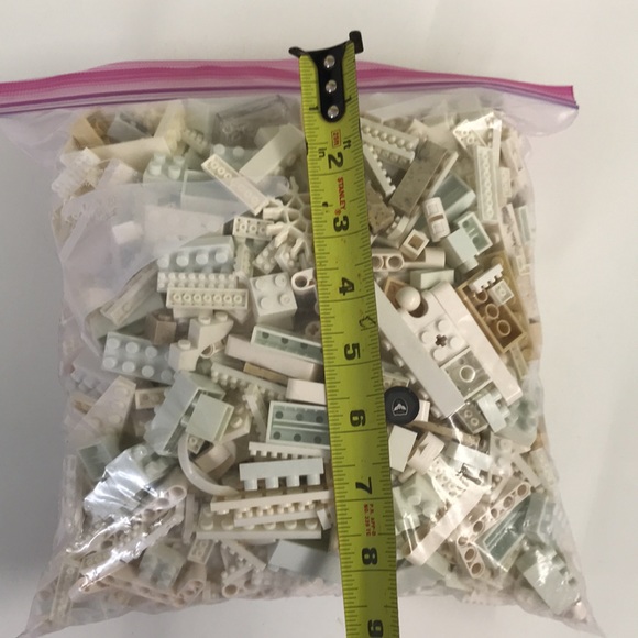 One Gallon Bag of cream & tan LEGO - Picture 4 of 6